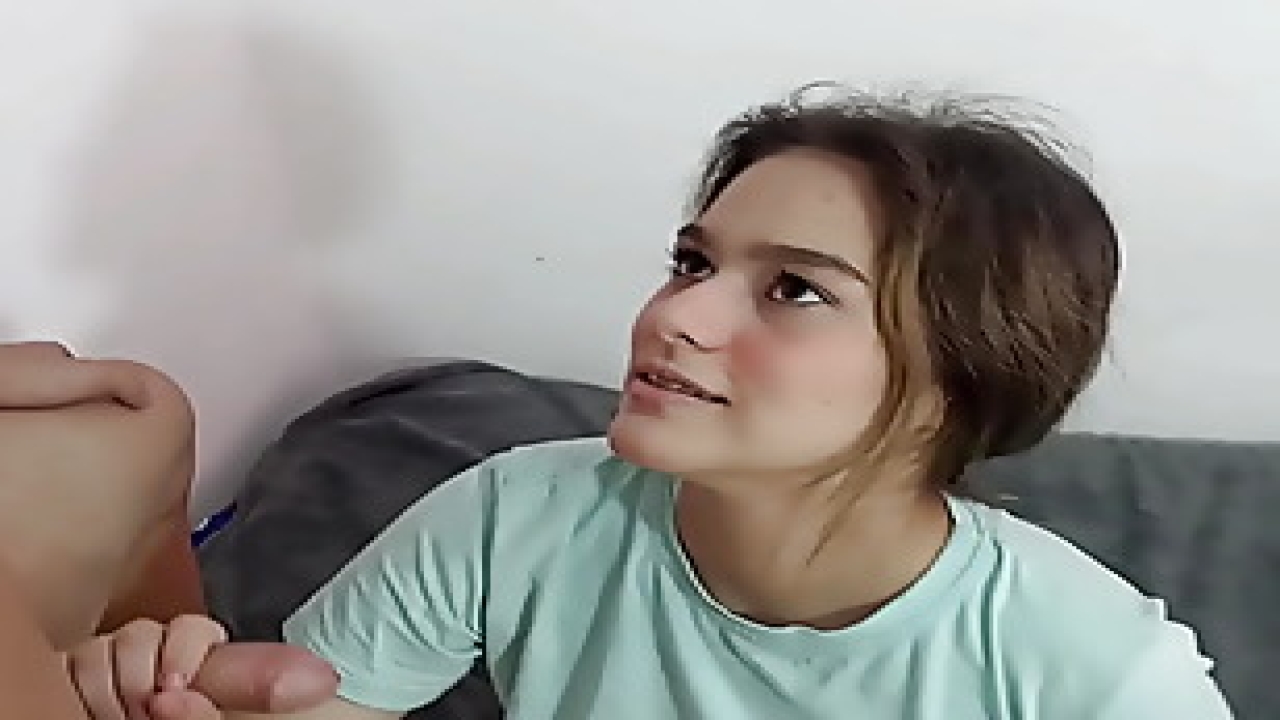 Genç Kız Daracık Amıyla Kendini Erkeğine Sunuyor
